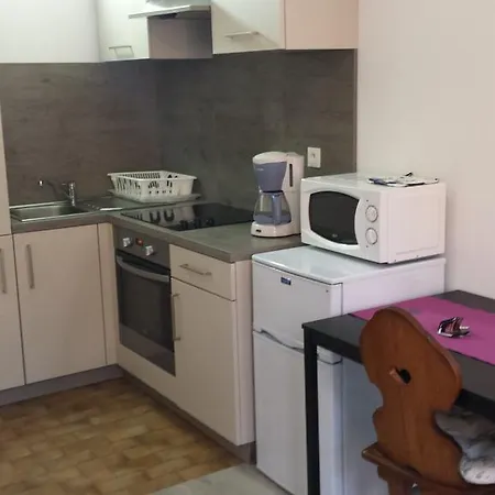 La Commanderie Apartment *